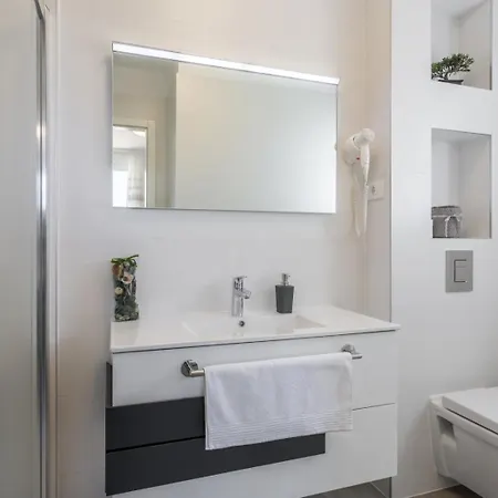 In Podstrana-sv Martin Mit Balkon, Klimaanlage, W-lan, Waschmaschine 4777-2 Apartmán Podstrana